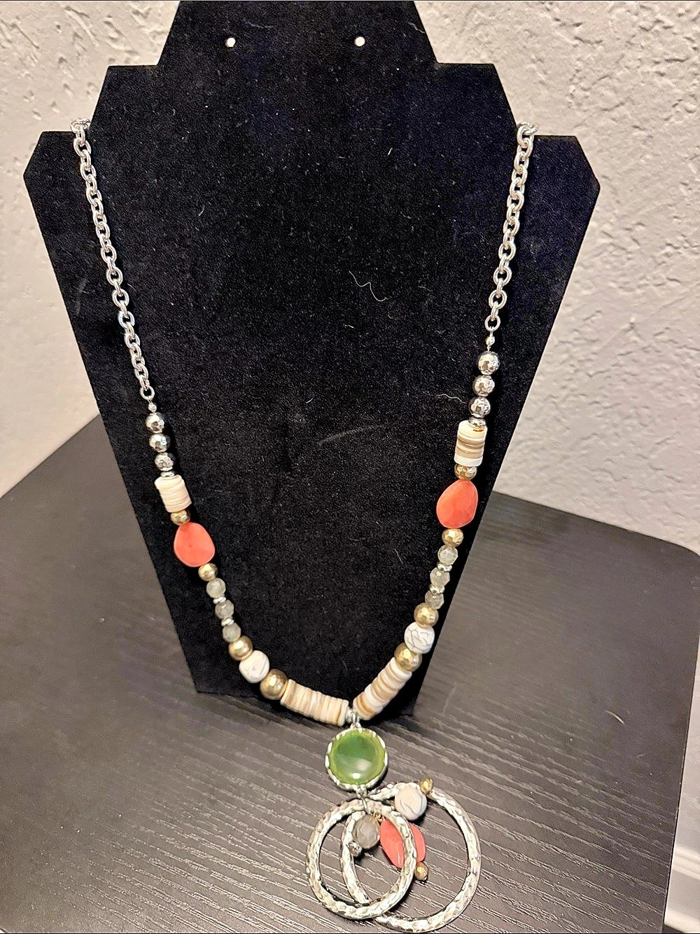 Chico’s Beaded Pendant Necklace in Silver & Green NWT